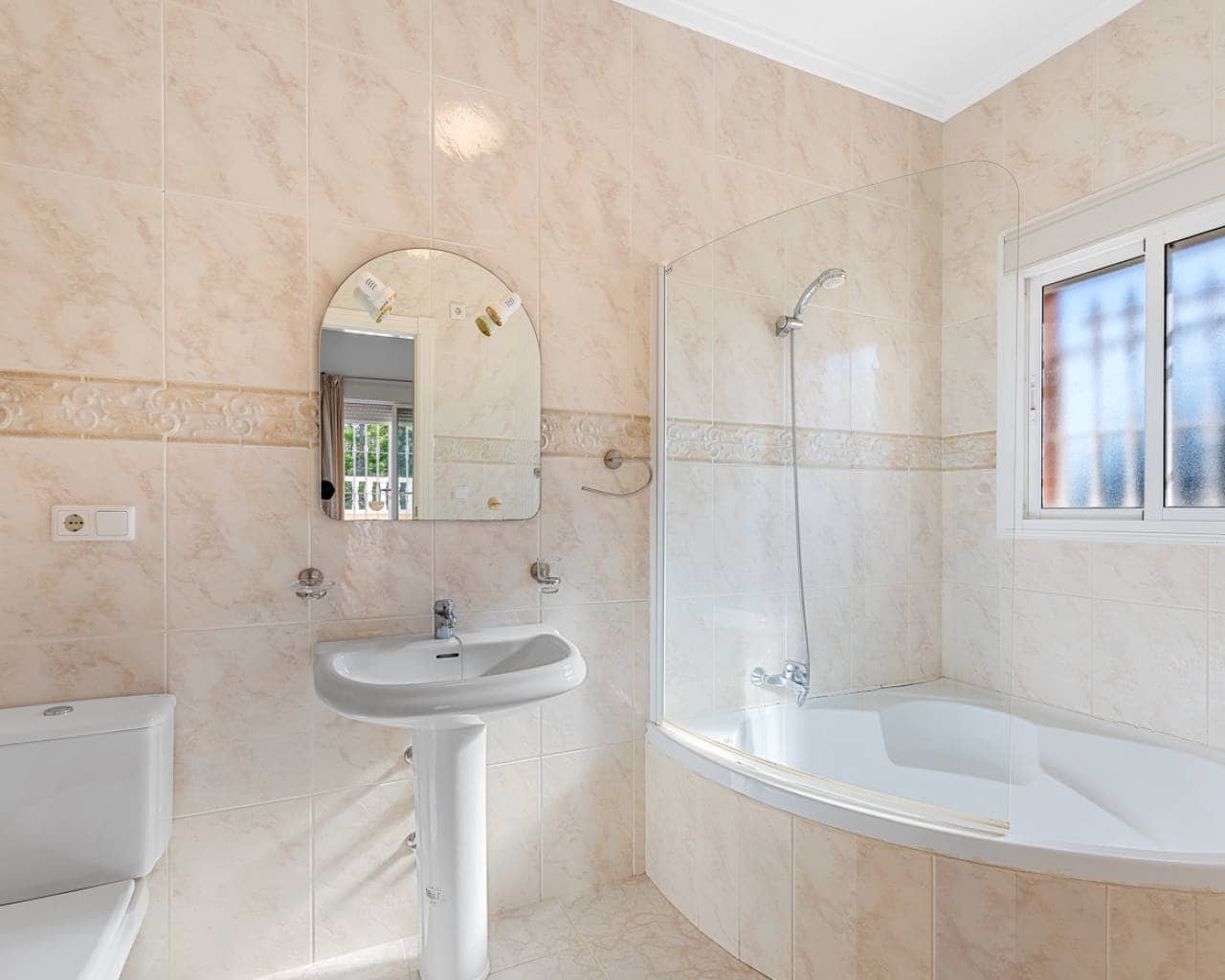 5 quarto Moradia para venda em Dona Pepa com piscina garagem - 750 000 € (Ref: 9199077)