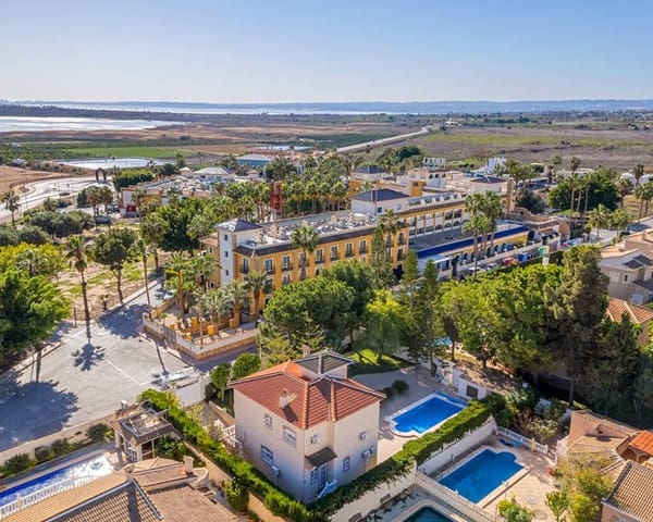 5 quarto Moradia para venda em Doña Pepa, Rojales com piscina garagem - 750 000 € (Ref: 9199077)