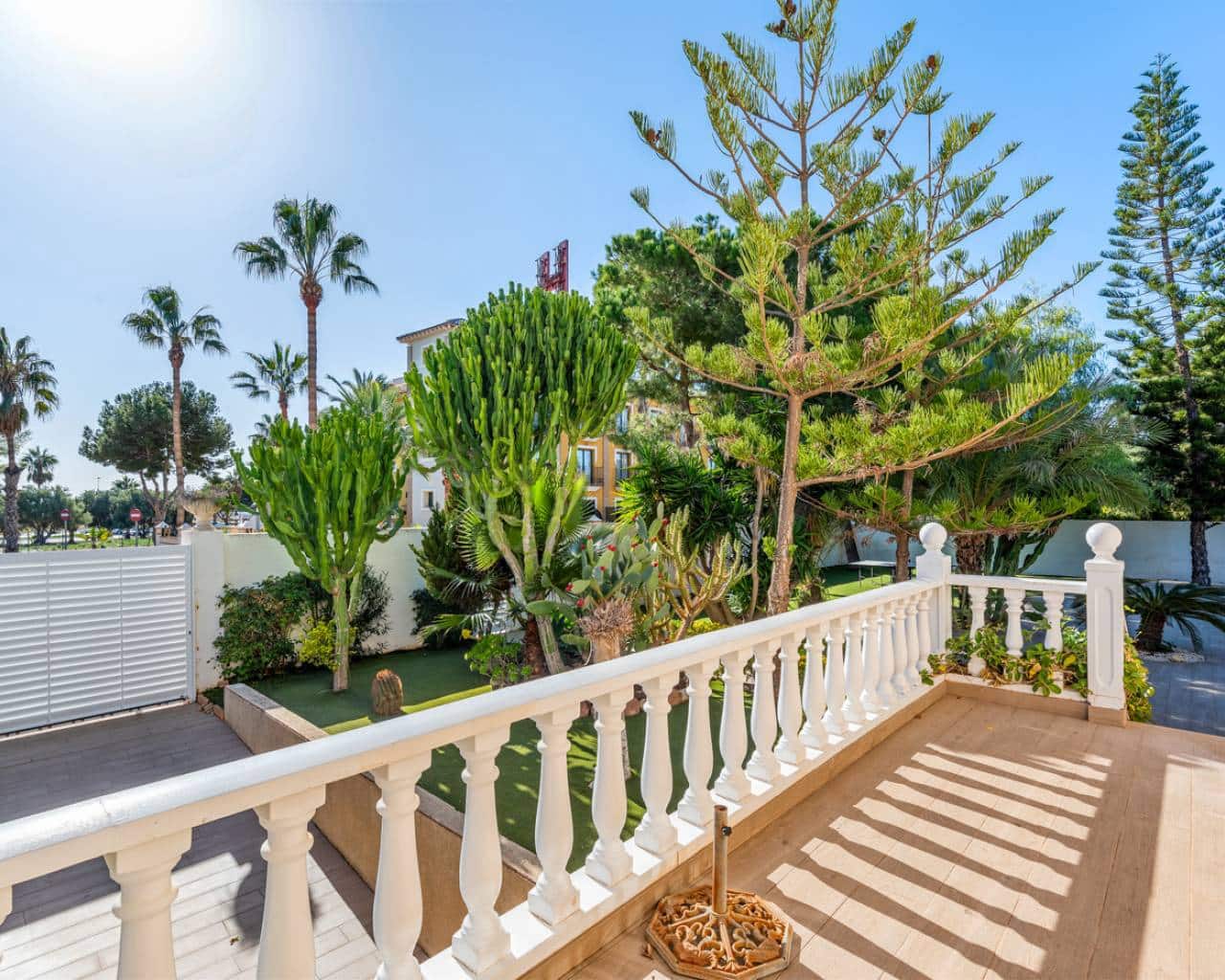 5 quarto Moradia para venda em Dona Pepa com piscina garagem - 750 000 € (Ref: 9199077)