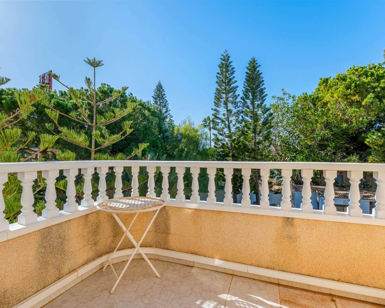 5 quarto Moradia para venda em Dona Pepa com piscina garagem - 750 000 € (Ref: 9199077)