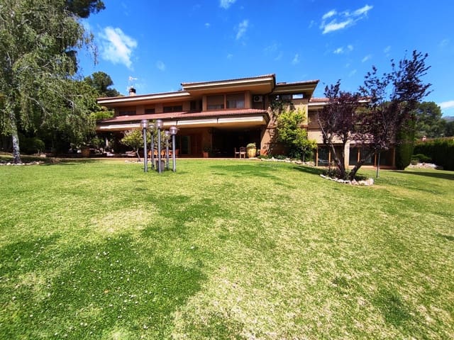 13 slaapkamer Villa te koop in Cocentaina met zwembad garage - € 1.950.000 (Ref: 9199082)