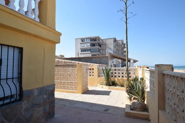 7 sovrum Villa till salu i Guardamar Playa, Guardamar del Segura med pool garage - 730 000 € (Ref: 9199086)