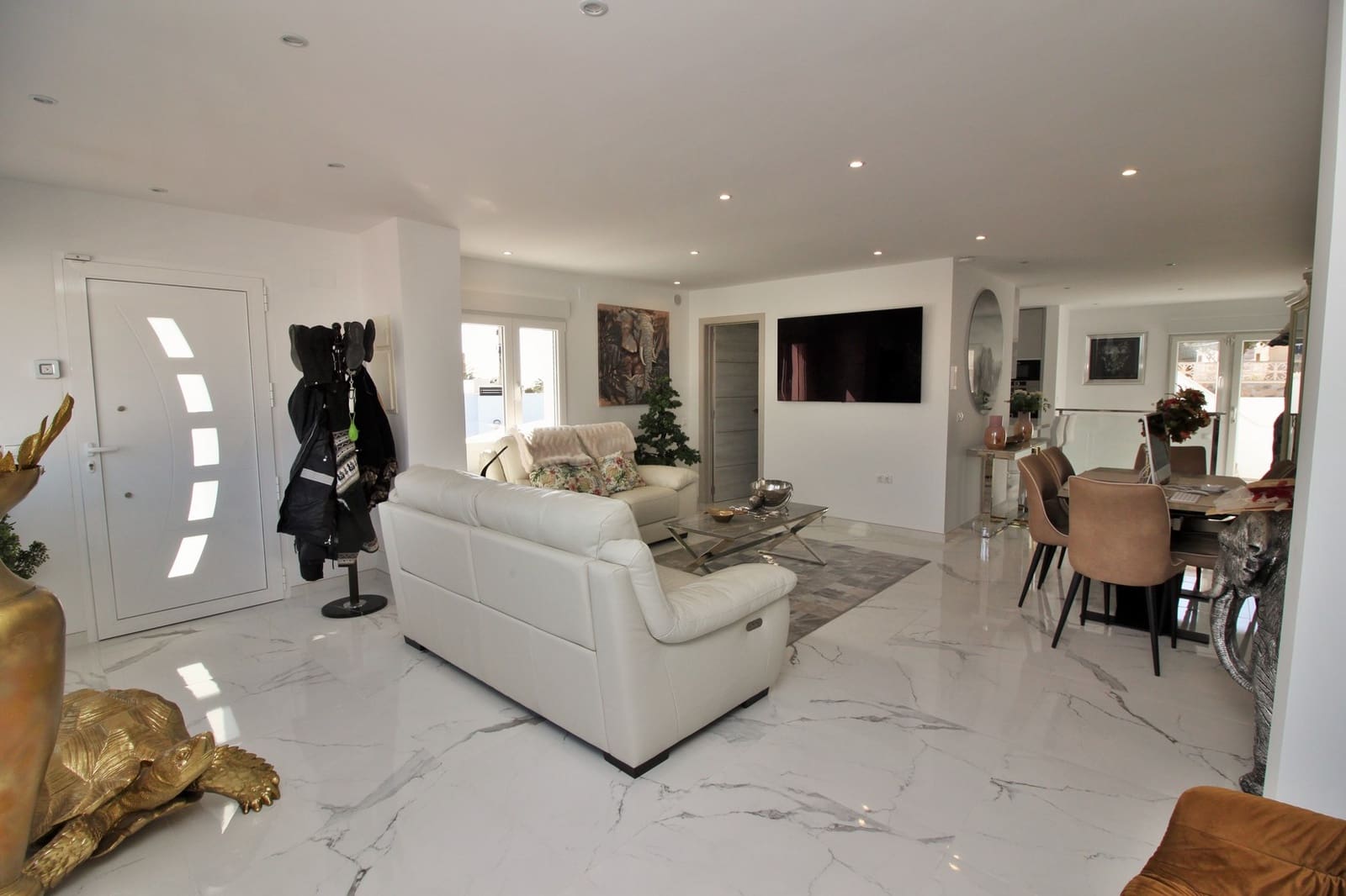 2 sovrum Villa till salu i Villamartin med pool - 399 000 € (Ref: 9199089)