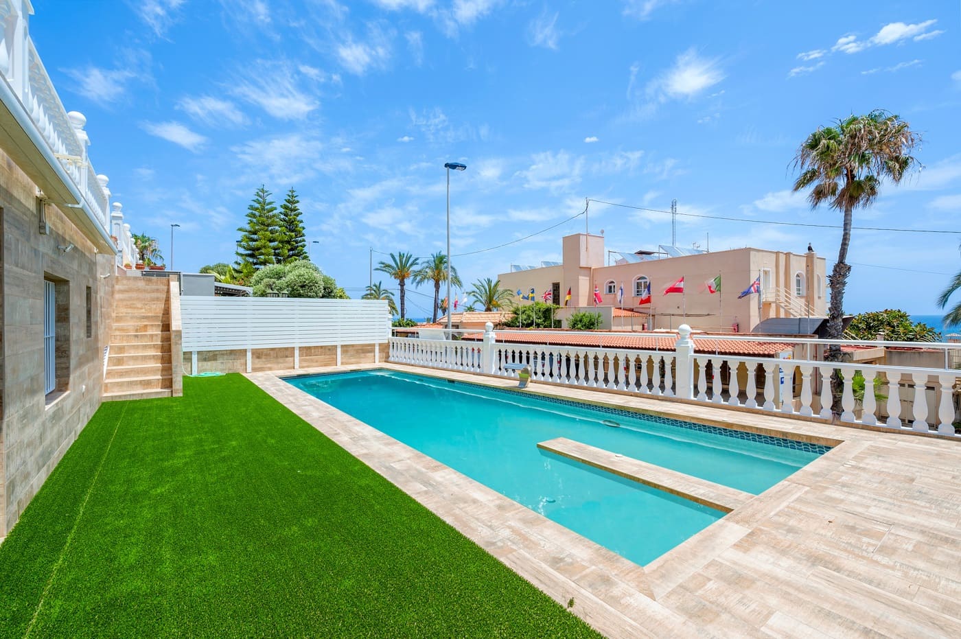 4 soveværelse Villa til salg i Torrevieja med swimmingpool garage - € 960.000 (Ref: 9199094)