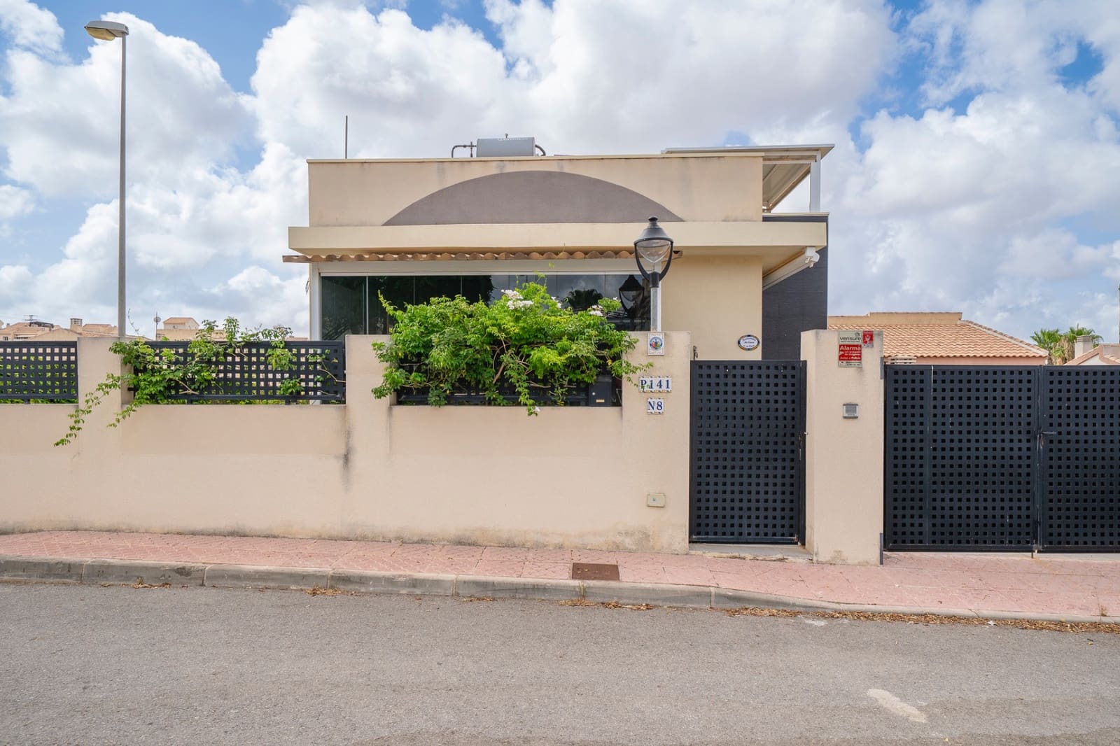 2 bedroom Villa for sale in Ciudad Quesada with pool garage - € 259,000 (Ref: 9199108)