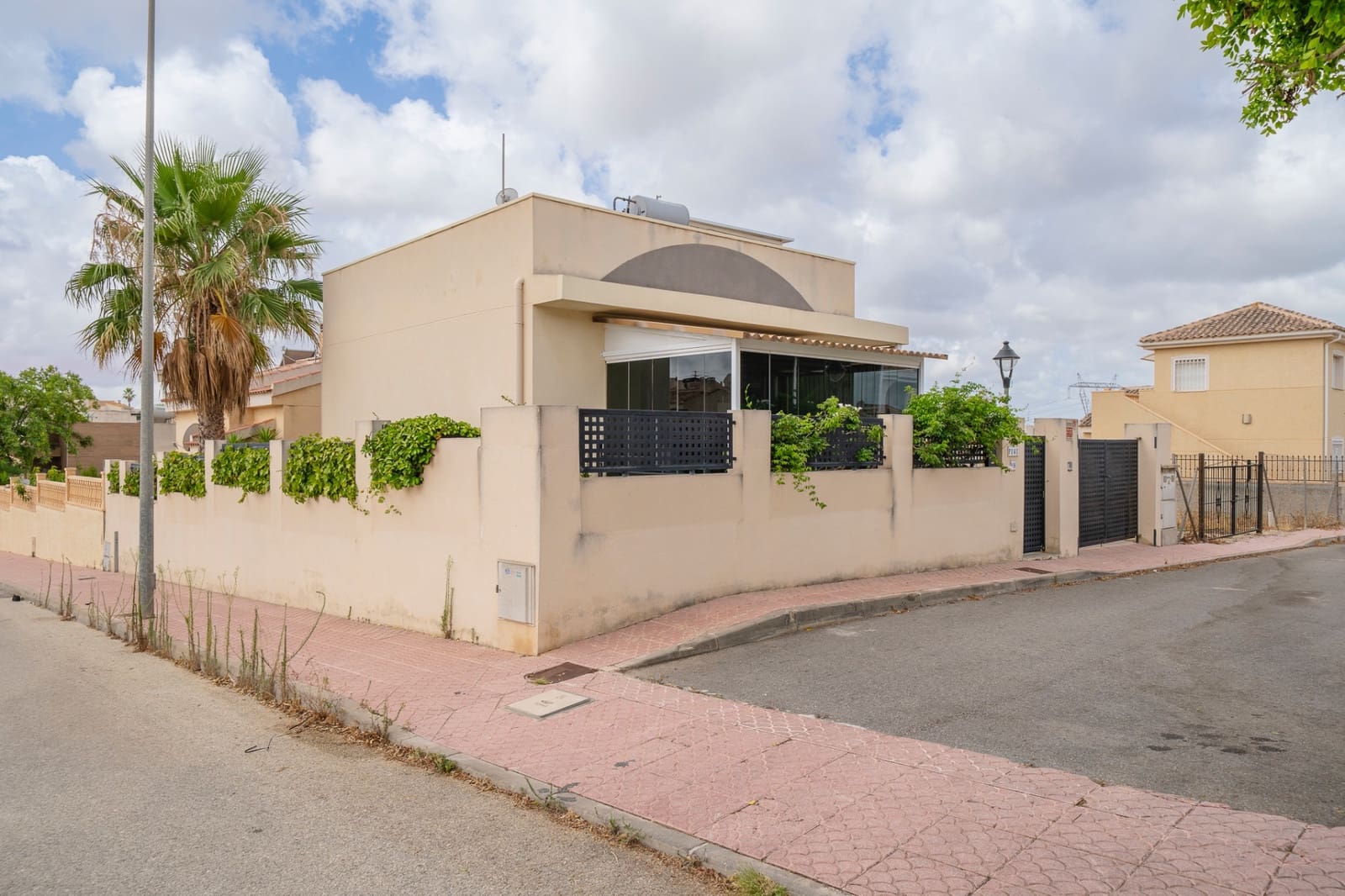 2 bedroom Villa for sale in Ciudad Quesada with pool garage - € 259,000 (Ref: 9199108)