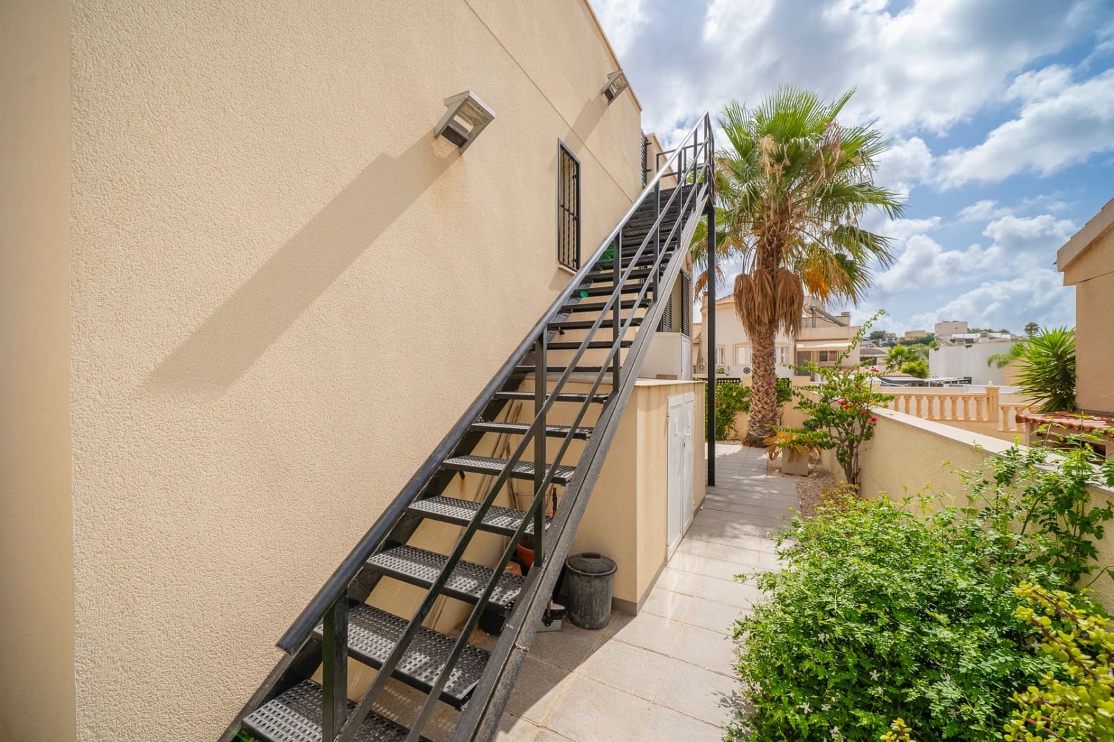 2 bedroom Villa for sale in Ciudad Quesada with pool garage - € 259,000 (Ref: 9199108)