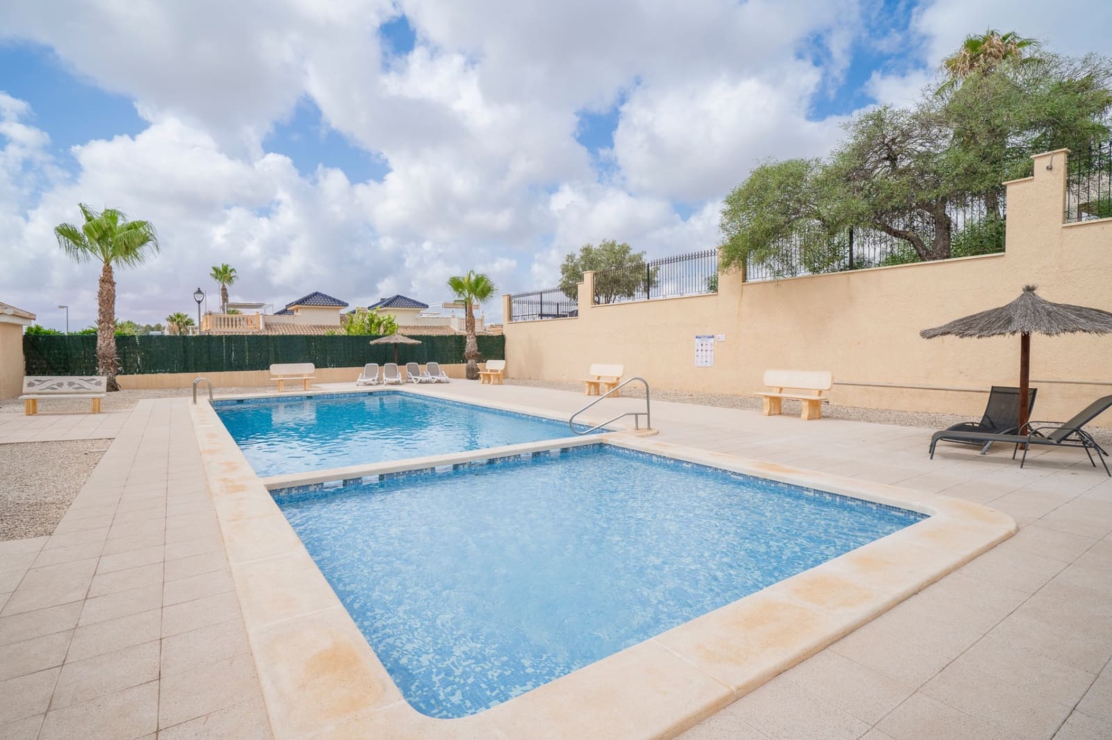 2 bedroom Villa for sale in Ciudad Quesada with pool garage - € 259,000 (Ref: 9199108)