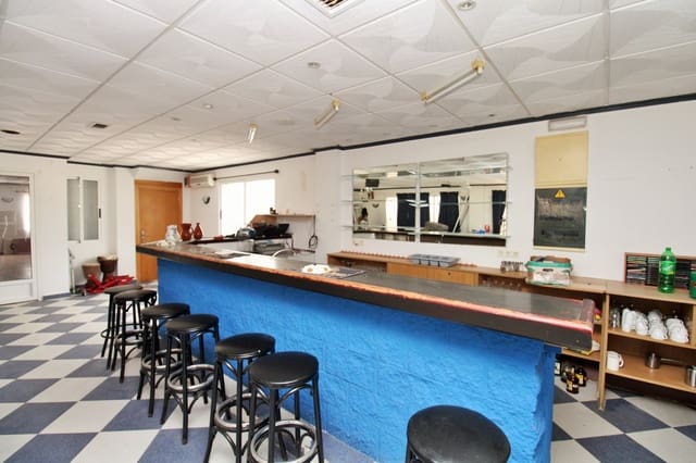 3 bedroom Commercial for sale in Villamartin, Orihuela with pool - € 374,900 (Ref: 9199112)