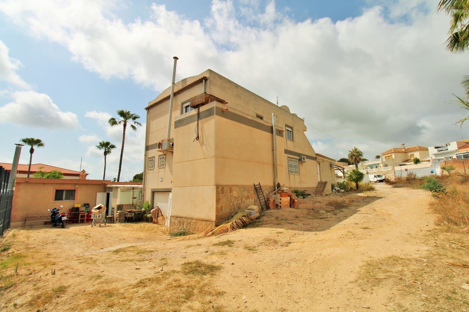 Local Comercial de 3 habitaciones en Villamartin en venta con piscina - 374.900 € (Ref: 9199112)