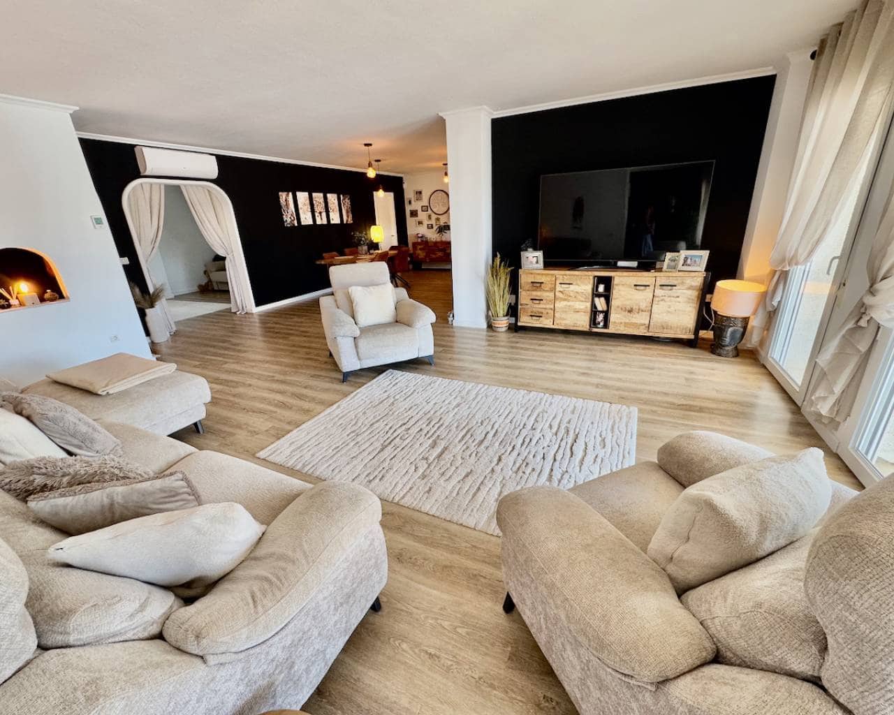 6 bedroom Villa for sale in Rojales with pool garage - € 999,000 (Ref: 9199118)