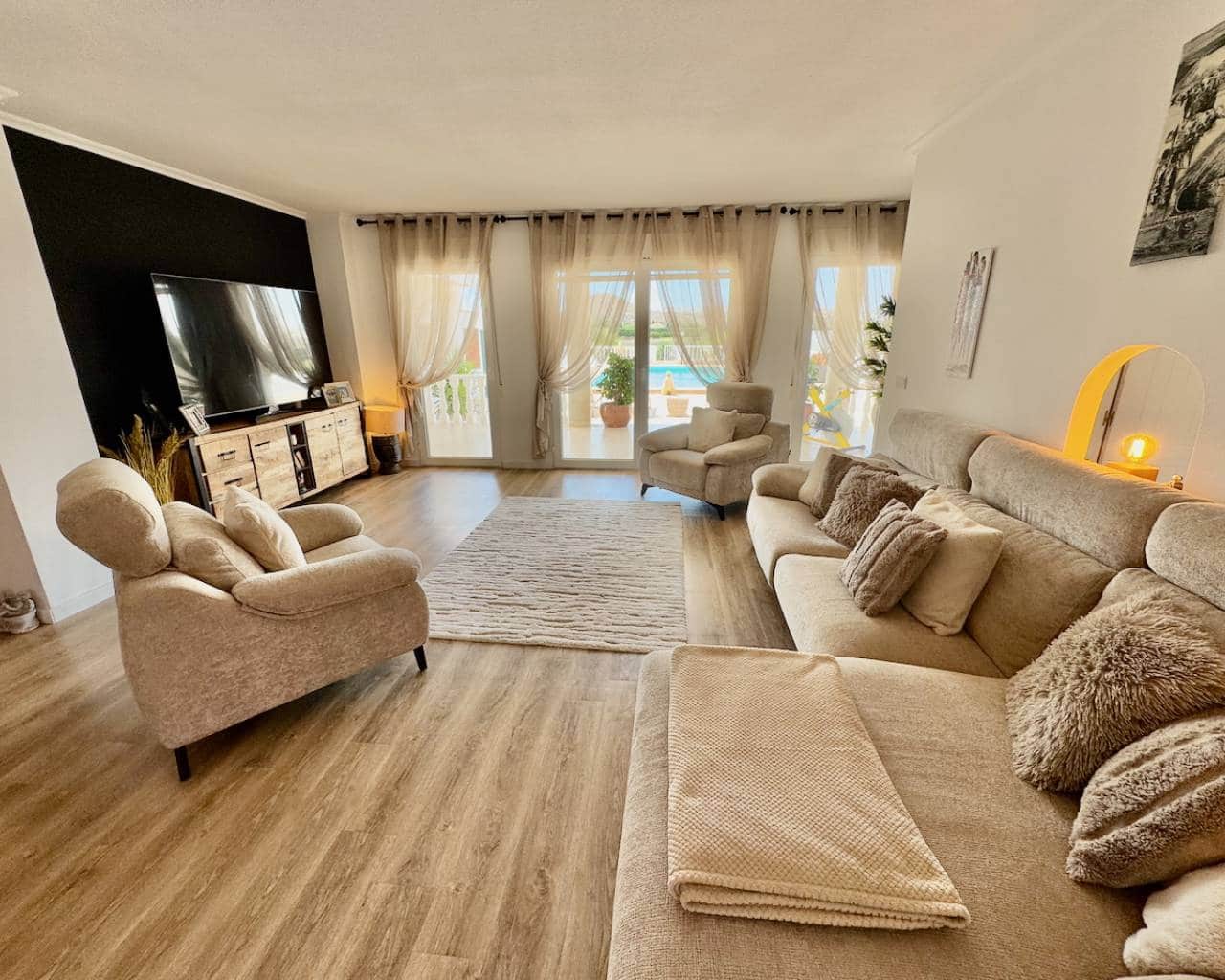 6 bedroom Villa for sale in Rojales with pool garage - € 999,000 (Ref: 9199118)