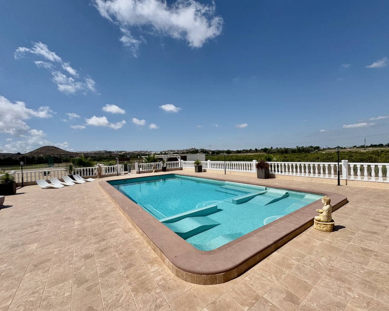 6 bedroom Villa for sale in Rojales with pool garage - € 999,000 (Ref: 9199118)