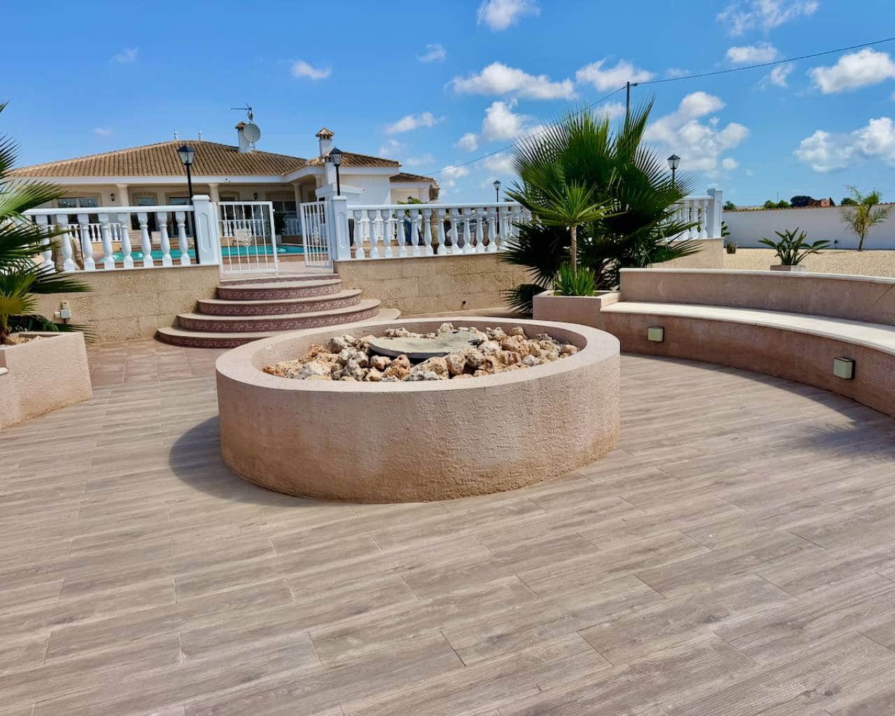 6 bedroom Villa for sale in Rojales with pool garage - € 999,000 (Ref: 9199118)