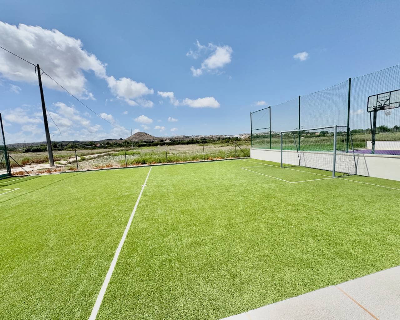 6 bedroom Villa for sale in Rojales with pool garage - € 999,000 (Ref: 9199118)