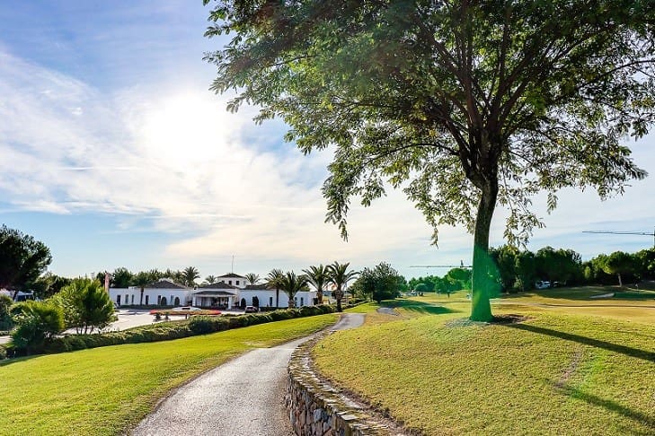 Apartamento de 2 habitaciones en Las Colinas Golf en venta con piscina garaje - 369.000 € (Ref: 9199125)