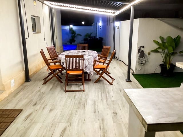 2 soverom Villa til salgs i Playa de los Locos, Torrevieja med svømmebasseng - € 309 800 (Ref: 9199128)