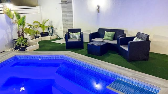 2 soverom Villa til salgs i Playa de los Locos, Torrevieja med svømmebasseng - € 309 800 (Ref: 9199128)