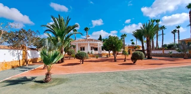 3 bedroom Villa for sale in Catral with garage - € 385,000 (Ref: 9199134)