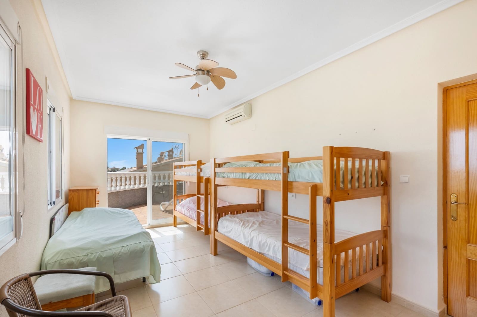 5 bedroom Villa for sale in San Fulgencio with pool garage - € 520,000 (Ref: 9199137)