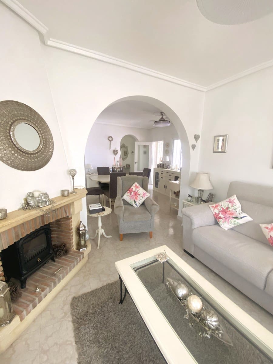 2 soveværelse Villa til salg i Dona Pepa med swimmingpool - € 395.000 (Ref: 9199142)