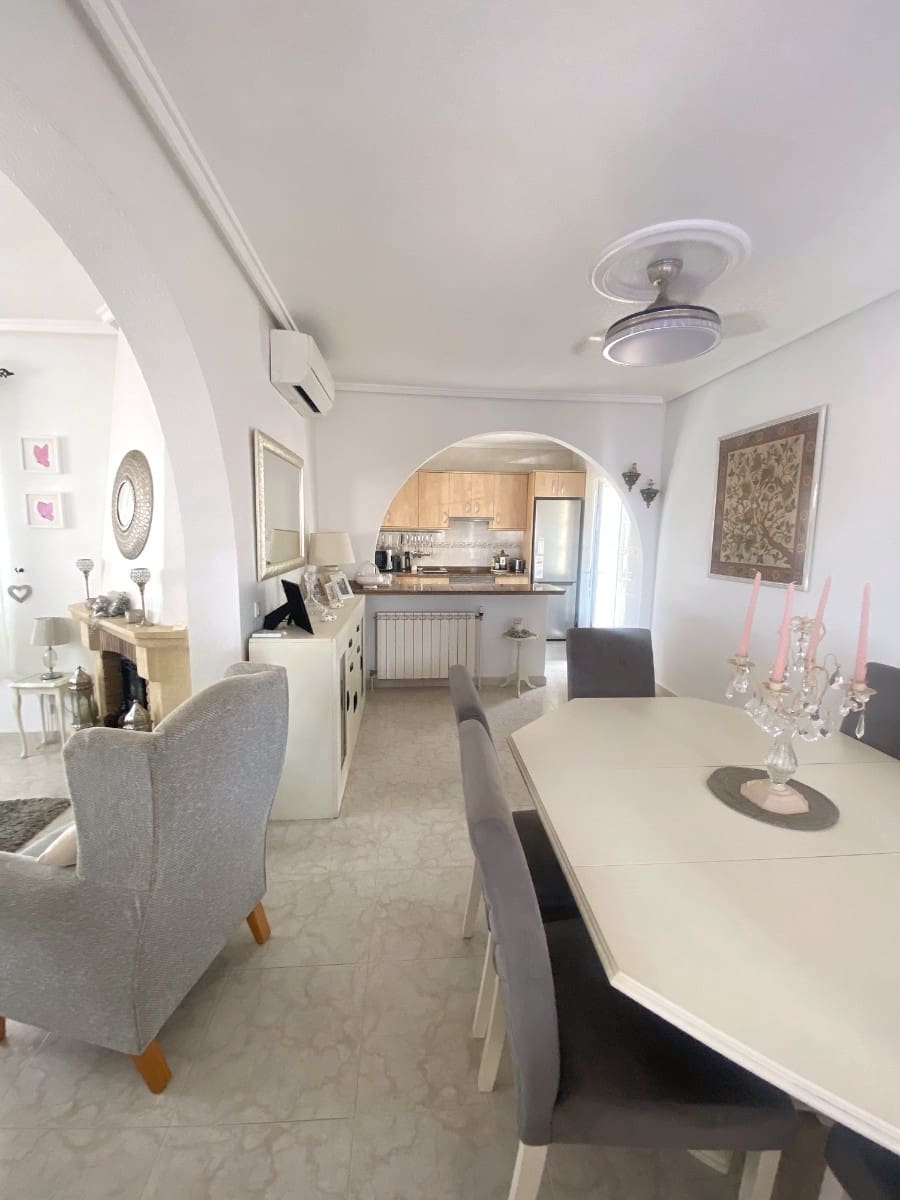 2 soveværelse Villa til salg i Dona Pepa med swimmingpool - € 395.000 (Ref: 9199142)