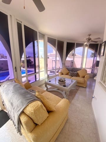 2 soveværelse Villa til salg i Doña Pepa, Rojales med swimmingpool - € 395.000 (Ref: 9199142)