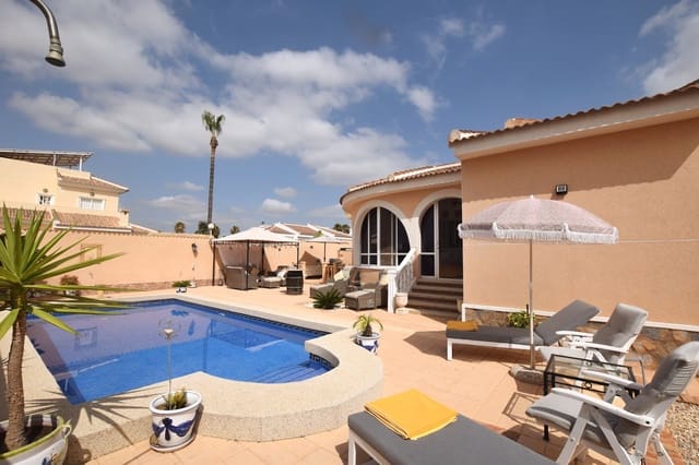 2 soveværelse Villa til salg i Doña Pepa, Rojales med swimmingpool - € 395.000 (Ref: 9199142)