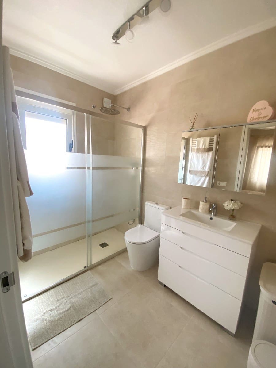 2 soveværelse Villa til salg i Dona Pepa med swimmingpool - € 395.000 (Ref: 9199142)