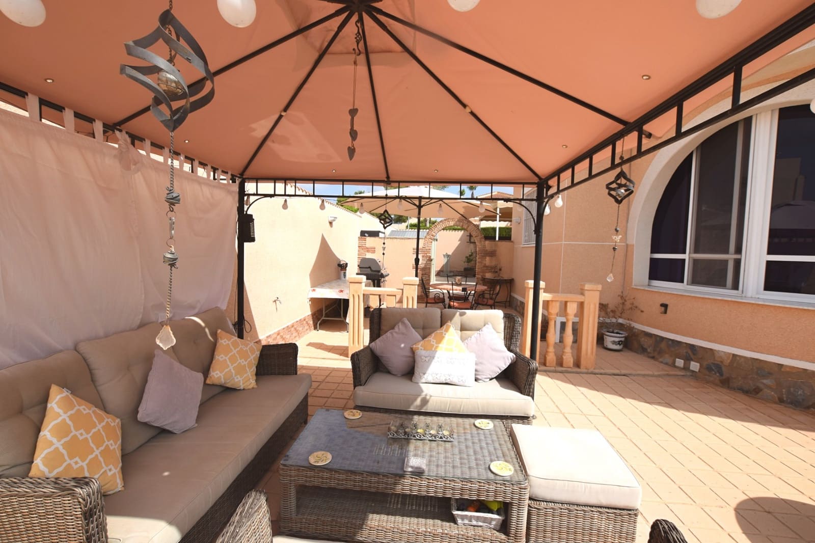 2 soveværelse Villa til salg i Dona Pepa med swimmingpool - € 395.000 (Ref: 9199142)