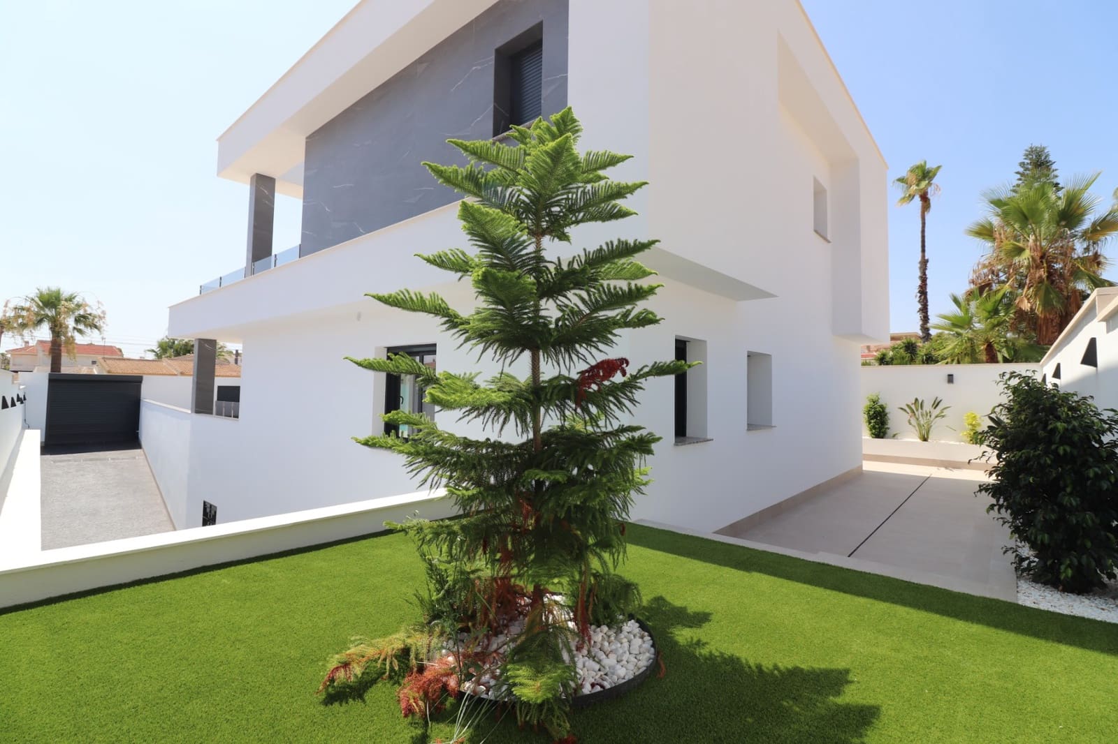 Chalet de 3 habitaciones en Ciudad Quesada en venta con piscina garaje - 799.900 € (Ref: 9199143)