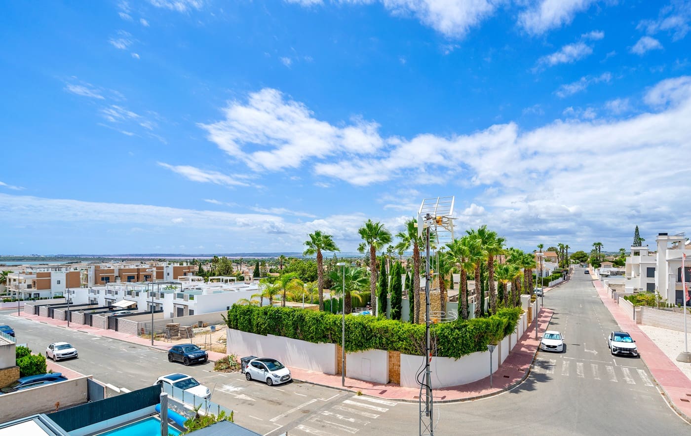 3 Zimmer Villa zu verkaufen in Ciudad Quesada mit Pool - 480.000 € (Ref: 9199146)