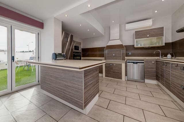 6 bedroom Villa for sale in Ciudad, San Javier with pool garage - € 615,000 (Ref: 9199148)