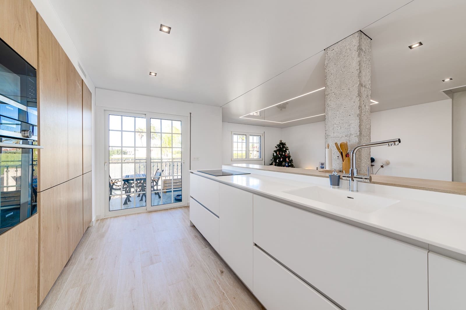 6 bedroom Villa for sale in San Javier with pool garage - € 615,000 (Ref: 9199148)