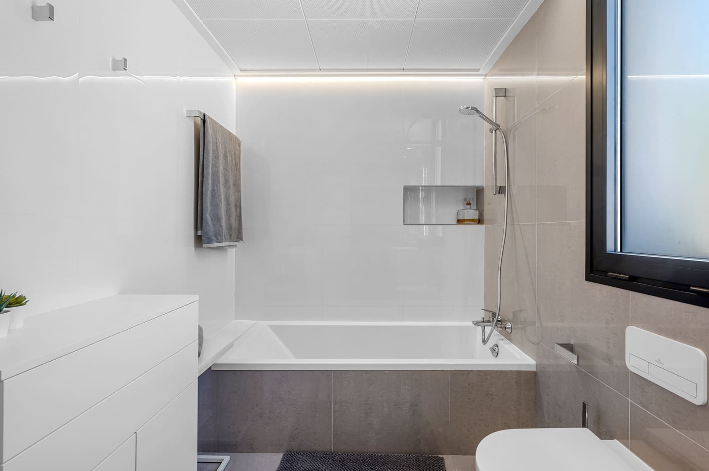 4 slaapkamer Villa te koop in Guardamar del Segura met zwembad - € 1.390.000 (Ref: 9199157)