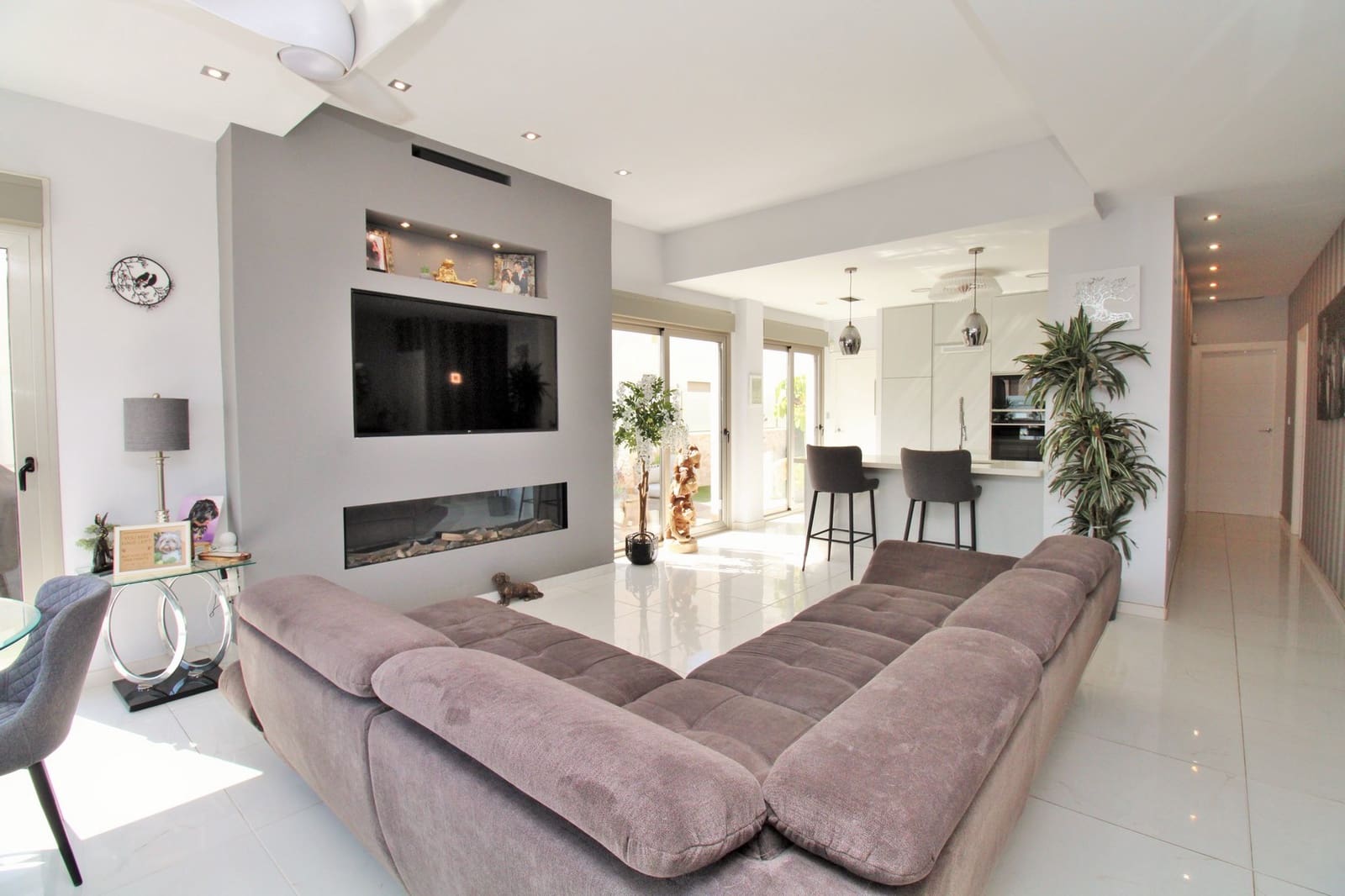 4 bedroom Villa for sale in Villamartin with pool - € 477,000 (Ref: 9199170)