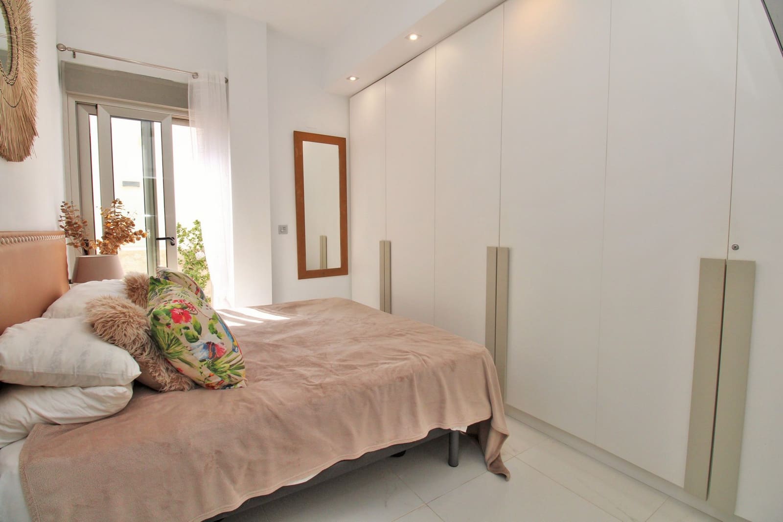 4 bedroom Villa for sale in Villamartin with pool - € 477,000 (Ref: 9199170)