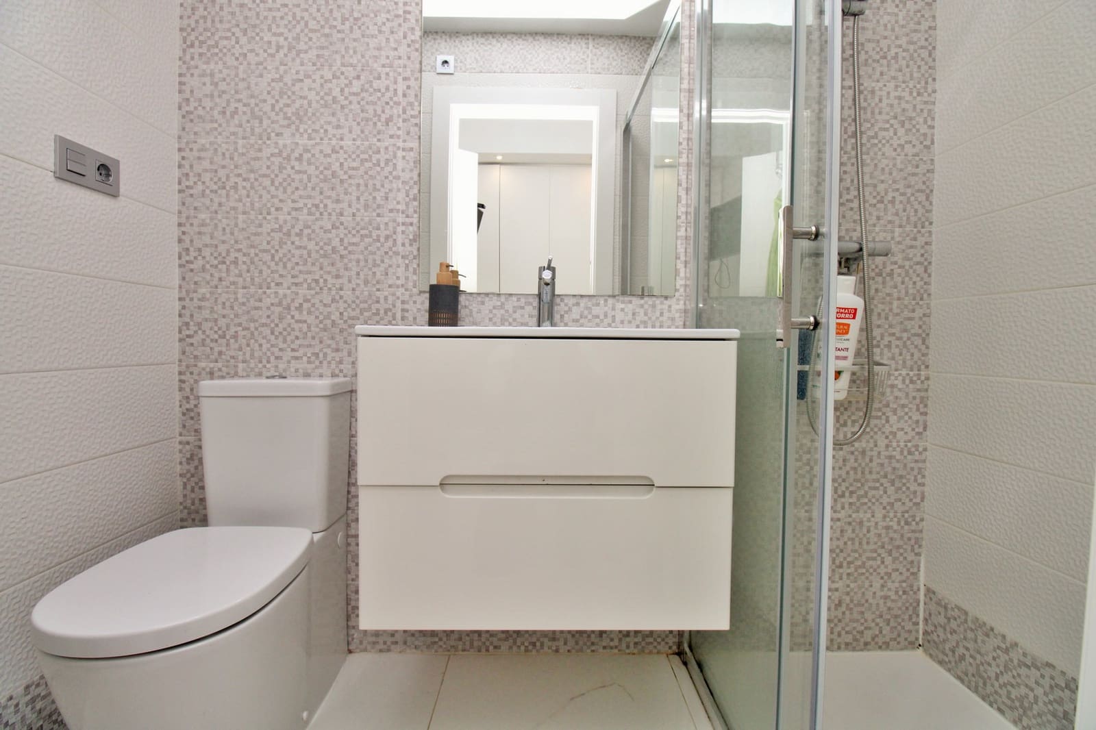 4 bedroom Villa for sale in Villamartin with pool - € 477,000 (Ref: 9199170)