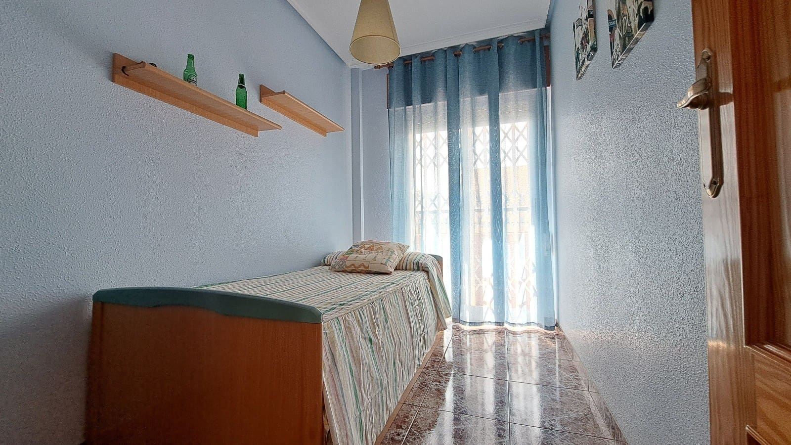 4 makuuhuone Huvila myytävänä paikassa Los Alcazares mukana 
autotalli - 310 000 € (Ref: 9199176)