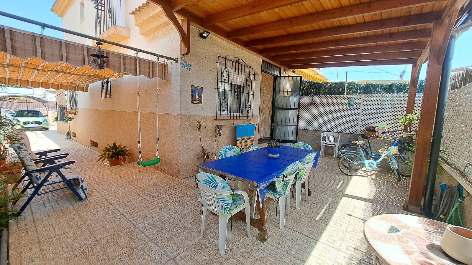 4 makuuhuone Huvila myytävänä paikassa Los Alcazares mukana 
autotalli - 310 000 € (Ref: 9199176)