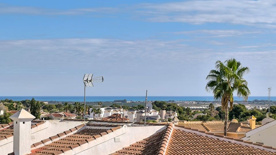 3 bedroom Townhouse for sale in Ciudad Quesada with pool - € 215,000 (Ref: 9199193)