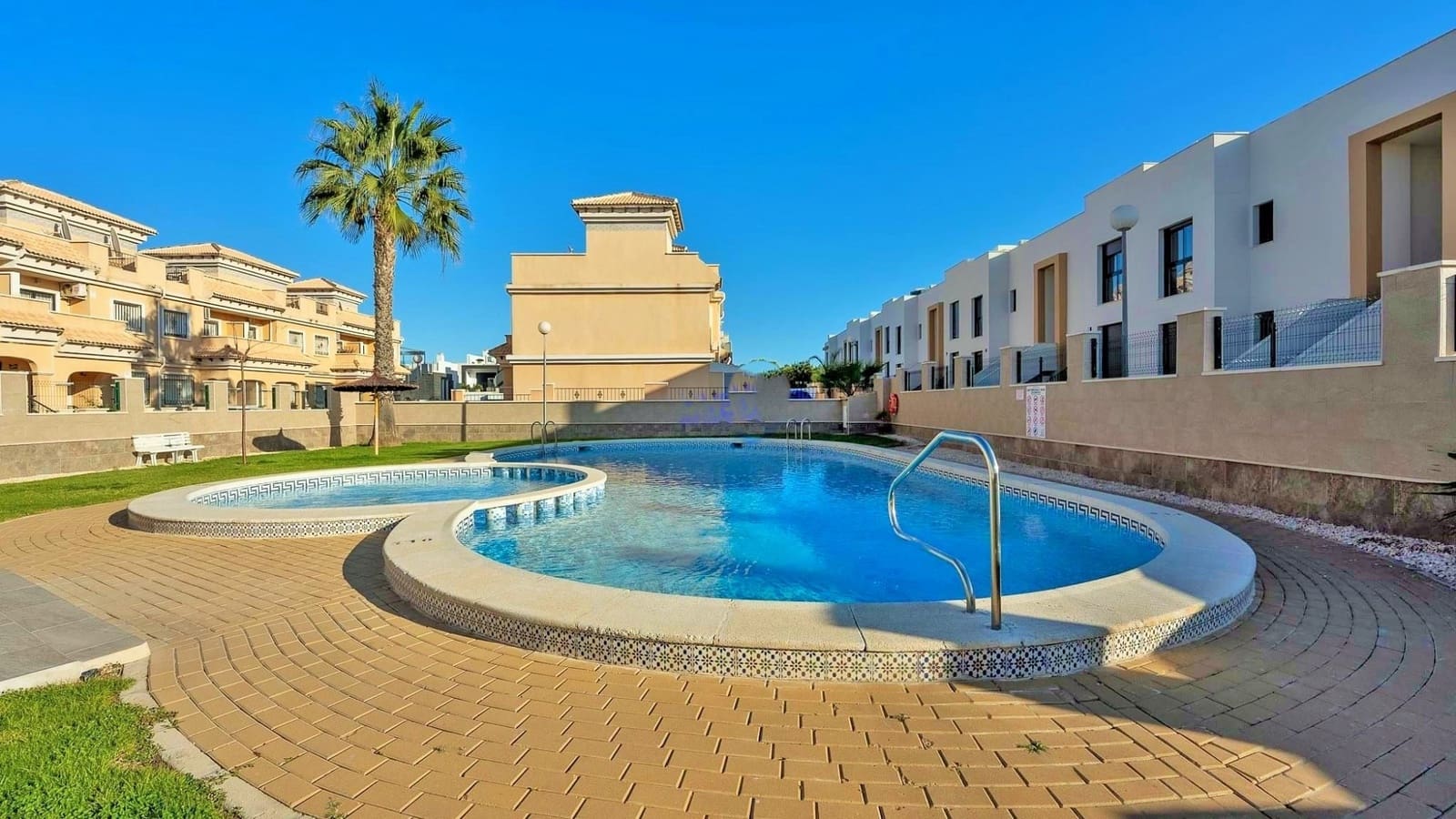 3 sypialnia Dom na sprzedaż w Villamartin z basenem - 164 900 € (Ref: 9199195)