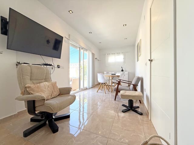 2 bedroom Bungalow for sale in La Mata, Torrevieja with pool - € 199,900 (Ref: 9199208)