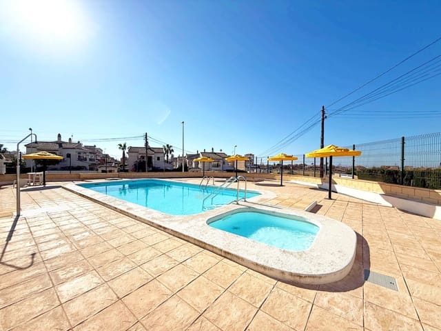 2 bedroom Bungalow for sale in La Mata, Torrevieja with pool - € 199,900 (Ref: 9199208)