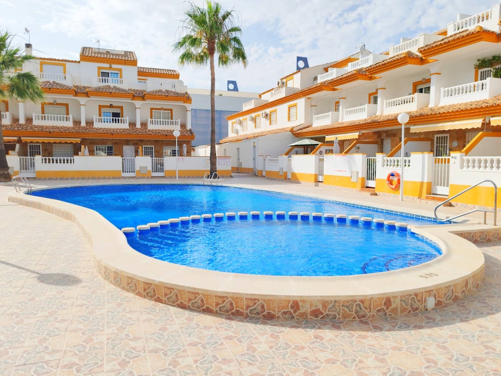 3 soverom Hus til salgs i Los Alcazares med svømmebasseng - € 269 000 (Ref: 9199215)