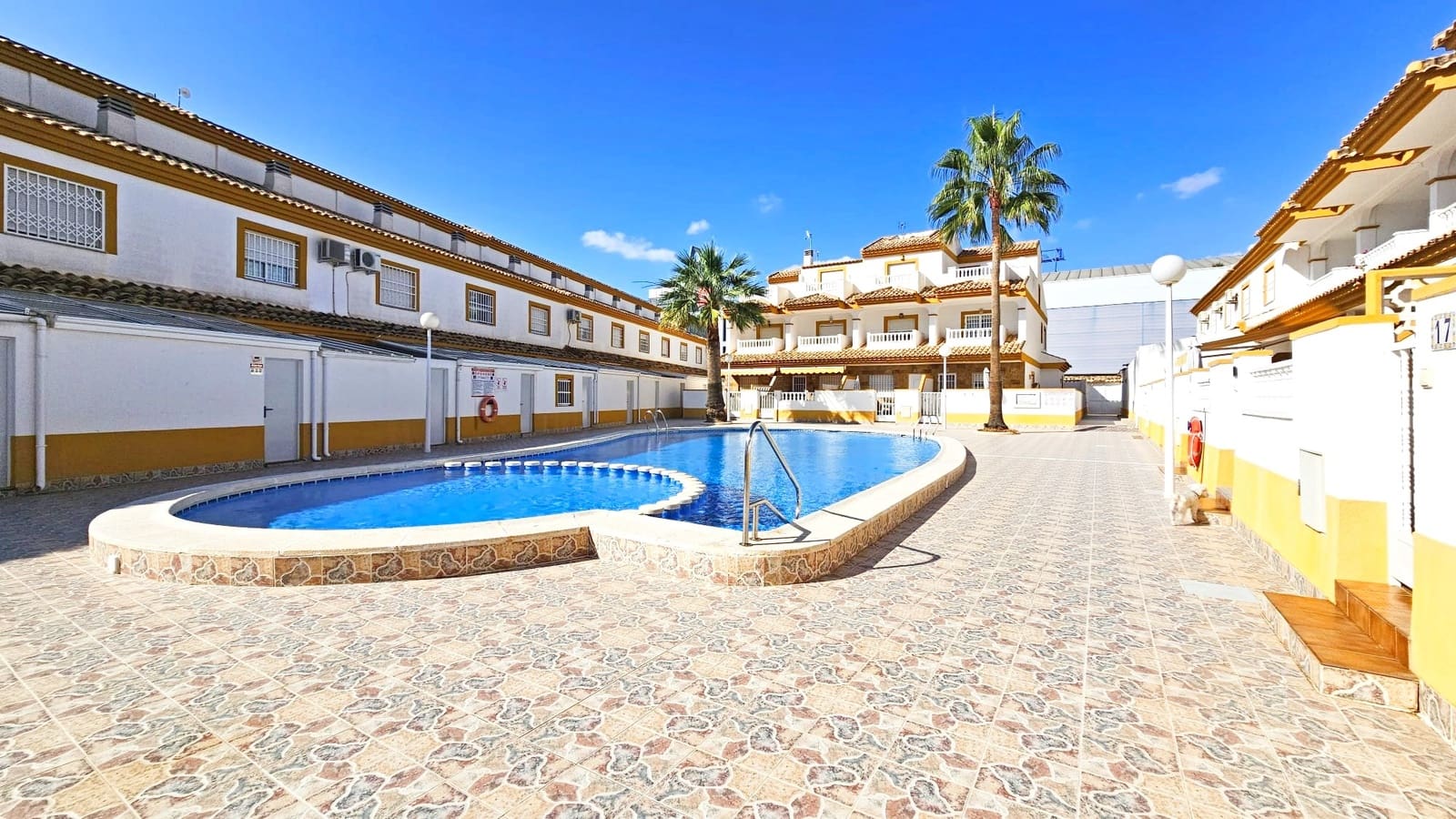 3 soverom Hus til salgs i Los Alcazares med svømmebasseng - € 269 000 (Ref: 9199215)