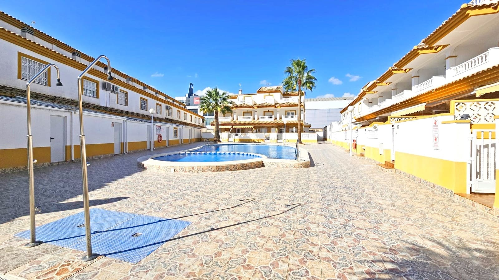 3 soverom Hus til salgs i Los Alcazares med svømmebasseng - € 269 000 (Ref: 9199215)