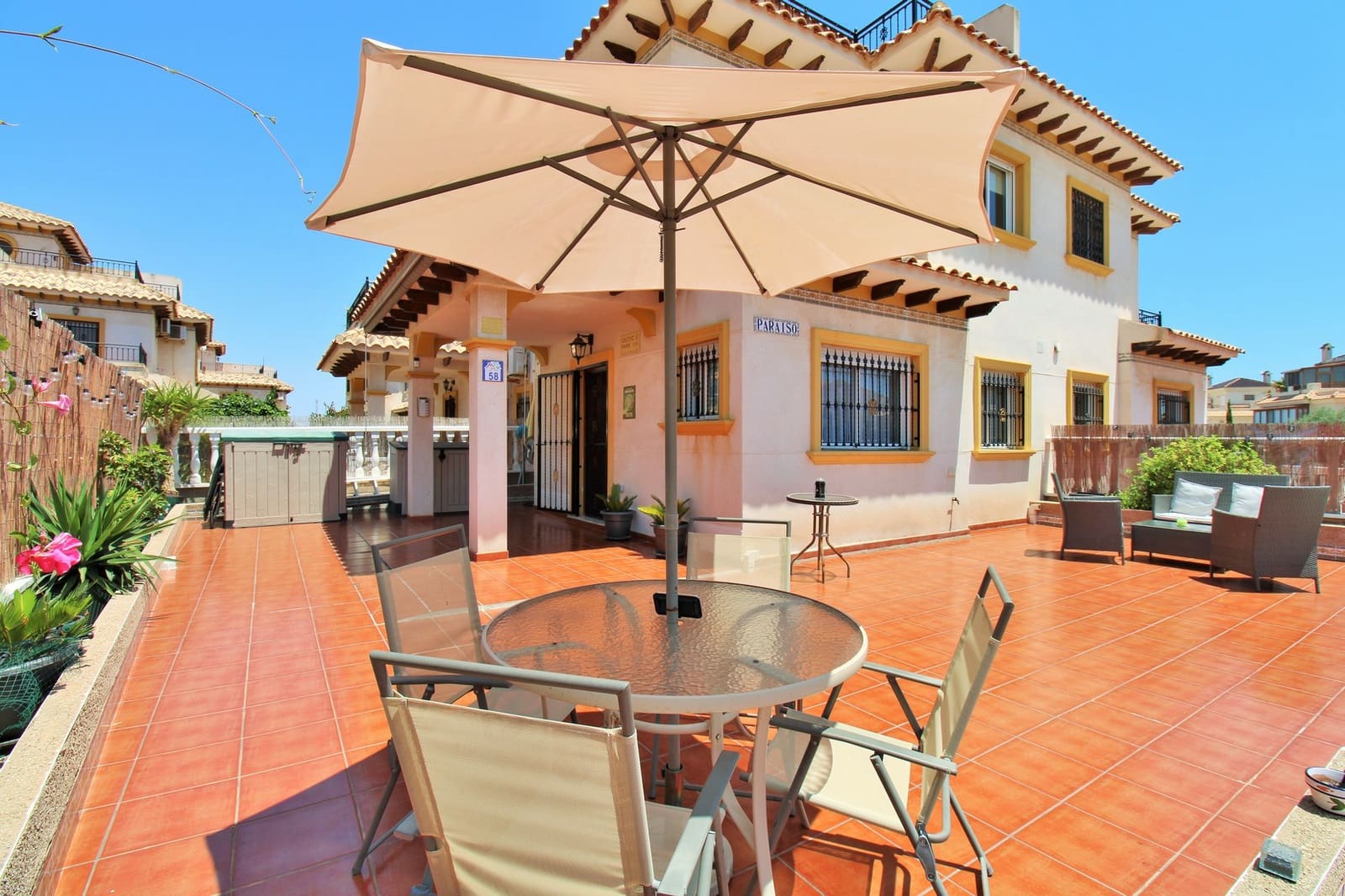 2 soverom Kjedet enebolig til salgs i La Zenia med svømmebasseng - € 239 000 (Ref: 9199216)