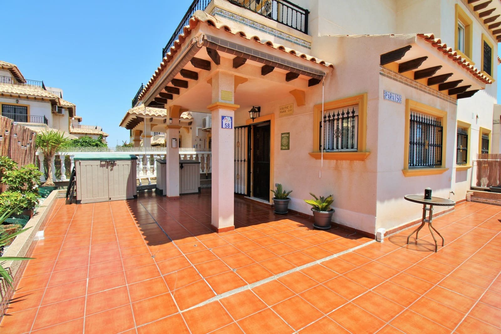 2 soverom Kjedet enebolig til salgs i La Zenia med svømmebasseng - € 239 000 (Ref: 9199216)