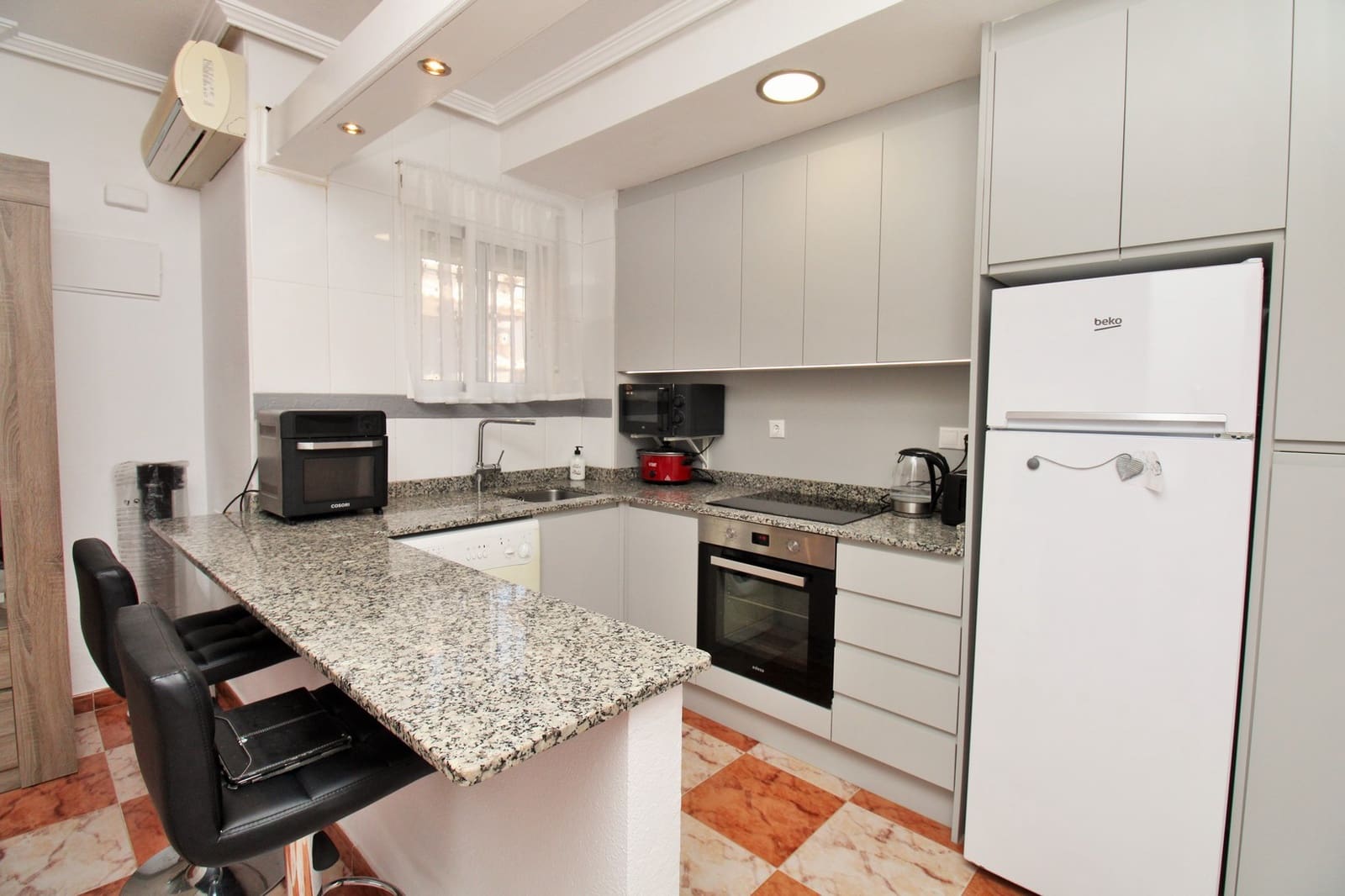 2 soverom Kjedet enebolig til salgs i La Zenia med svømmebasseng - € 239 000 (Ref: 9199216)